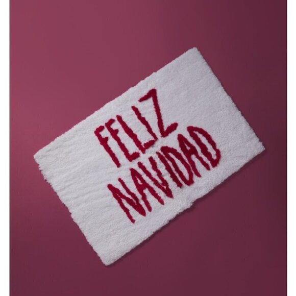 NEW! RAE DUNN 20x32 Feliz Navidad Christmas Bath Mat - Picture 1 of 4